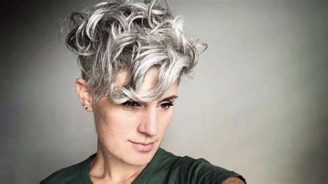25 Short Cuts That Highlight Gray Hair & Bring .